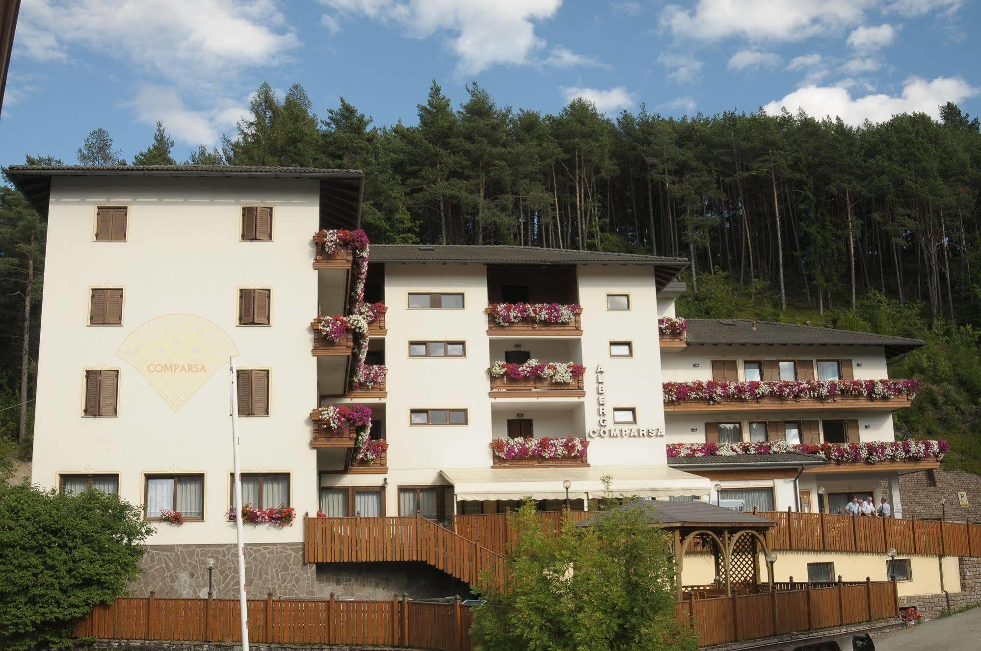 Albergo Alla Comparsa Baselga di Pine Exterior photo